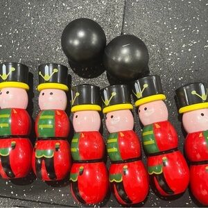 Nutcracker bowling game 6 Soldier Pins and 2 balls Christmas gift New